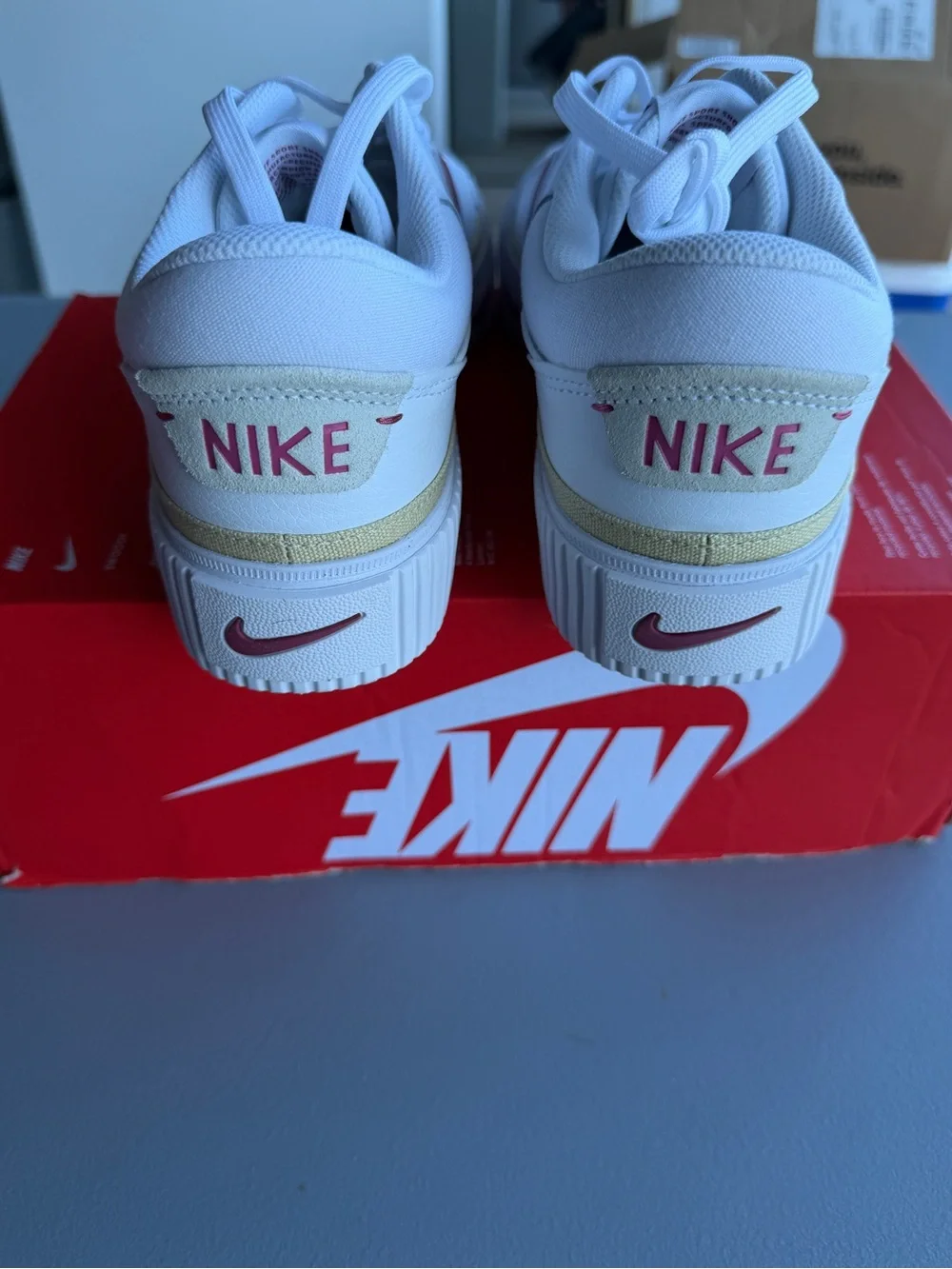 NEW Nike Women's 10 court Legacy Lift White Sneakers with red Swoosh Gold Trim